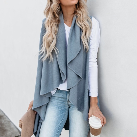 Irresistible Convertible Vest - Picture 5 of 8